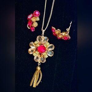 Vintage necklace with clip earrings